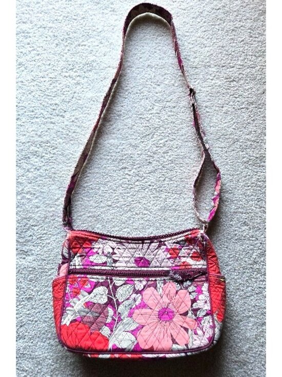 Vera Bradley Handbags - Vera Bradley Floral Cross Body Purse Zippered Pocket on Outside and Inside